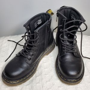 Dr. MARTENS Kids Boots, Size US 1